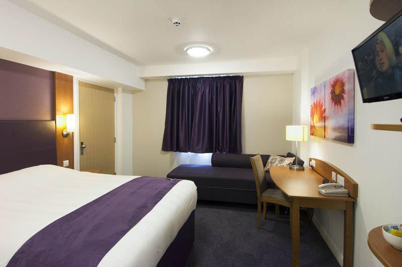 Premier Inn Warrington Centre المظهر الخارجي الصورة